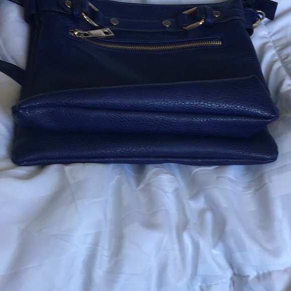 Crossbody Handbag - Picture 5 of 9